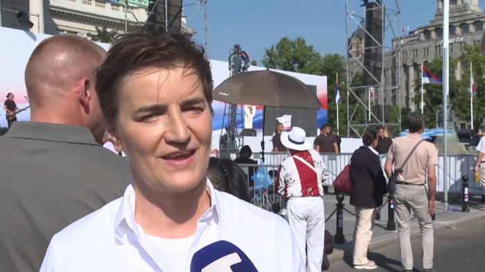 Brnabić: Građani koji pristižu na skup već poslali poruku da je Srbija jedna porodica
