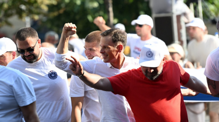 Mali: Danas šaljemo poruku da Srbija ne sme da stane,da je najjača složna, jedinstvena