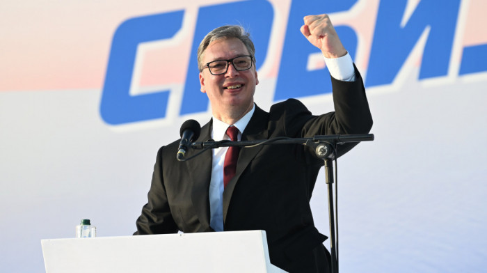 Vučić: Prosečna plata za manje od dve godine 1.400 i penzija 650 evra, pomoć najsiromašnijima