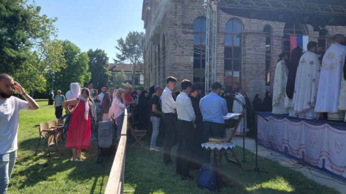 Vidovdan na Kosovu i Metohiji: Liturgija u Gračanici, parastos na Gazimestanu