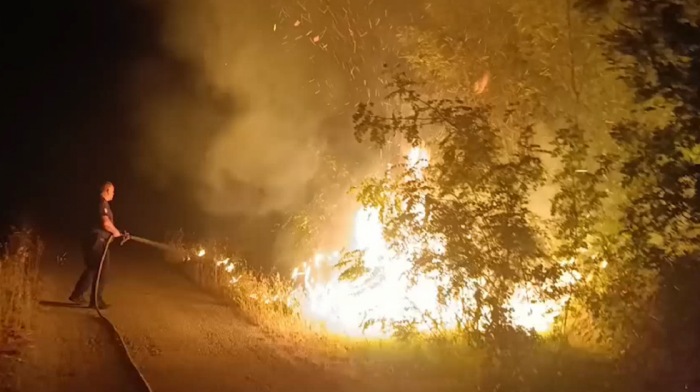Požar na planini Rujište kod Mostara se približio kućama i vikendicama