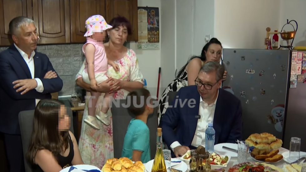 Vučić u poseti porodici Veljković u Senjskom rudniku