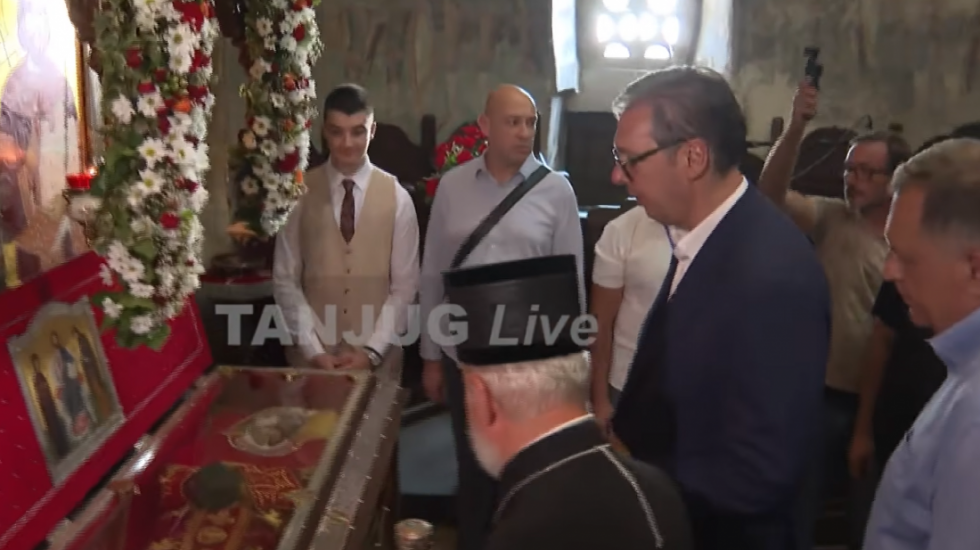 Vučić u poseti manastiru Ravanica