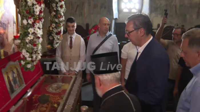 Vučić u poseti manastiru Ravanica