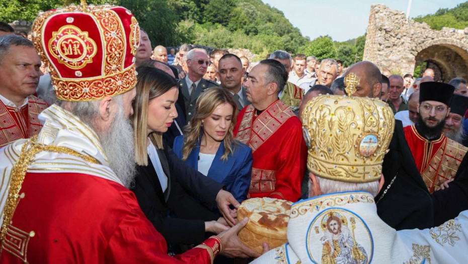 Mesarović i Stamenkovski položile venac na Spomenik svetom knezu Lazaru u Ćupriji