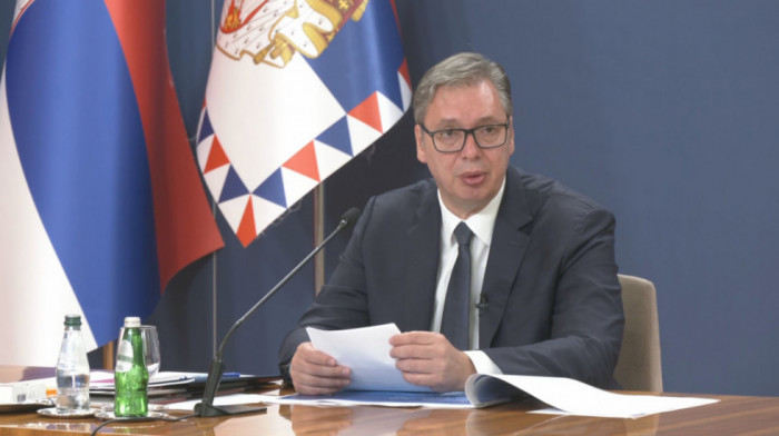 Vučić predstavio paket mera vredan više od 600 miliona evra: Pomoć penzionerima i najava većih plata i penzija