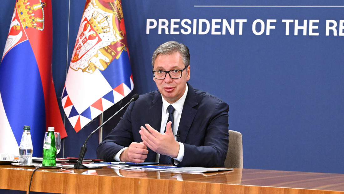 Vučić: Donošenjem paketa mera želimo da pomognemo građanima, ne kupujemo podršku