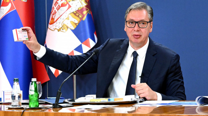 Vučić: Niže cene lekova za građane na redovnoj terapiji, na recept stižu i nove terapije