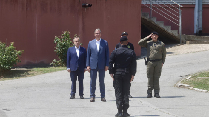 Vučić na pokaznoj vežbi Žandarmerije u Lipovici: Pripadnici Žandarmerije uvek su bili tu kad se zemlja branila