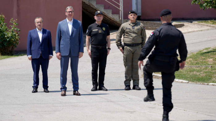Vučić i Dačić prisustvovali taktičko-pokaznoj vežbi Žandarmerije u bazi u Lipovici: Kako je izgledala (VIDEO)
