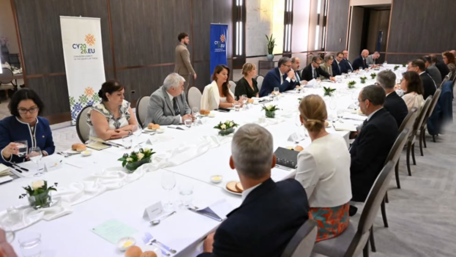 Vučić sa ambasadorima država EU o politici proširenja i evropskom putu Srbije