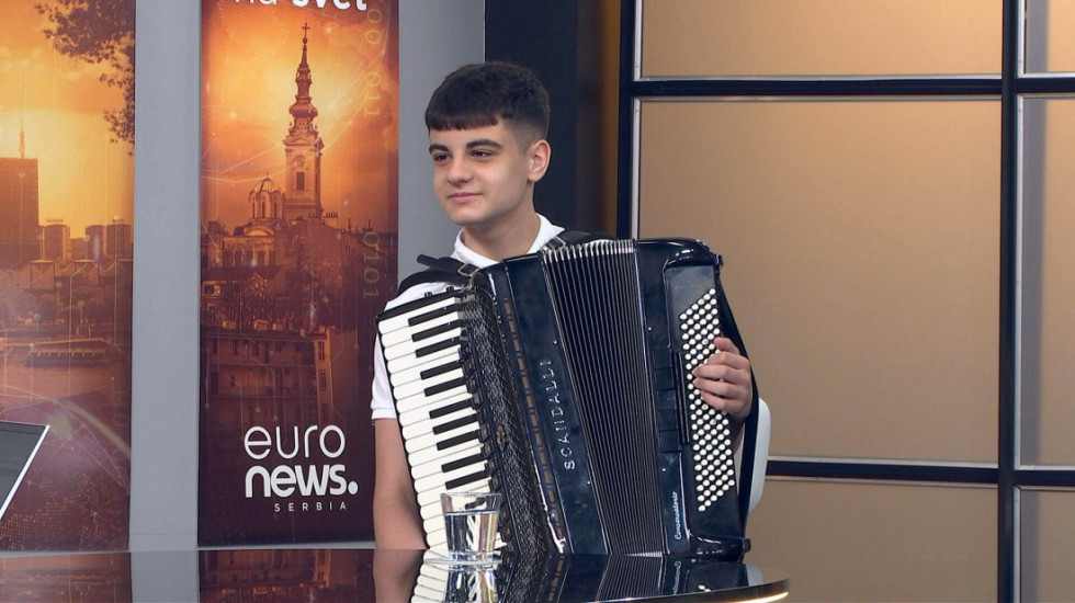 Vuk Đokić (13) o nastupu sa robotima: Harmonika spojila tradiciju i tehnologiju