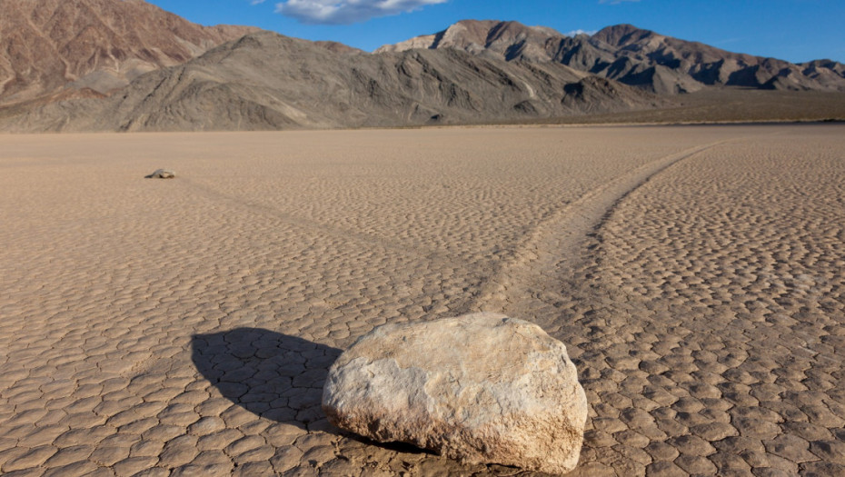 Ples stena u Dolini smrti: Kako kamenje teško 300 kilograma "hoda" po pustinji?