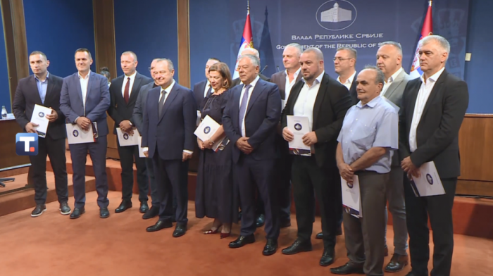 Uručeni ugovori za podršku izrazito nerazvijenim opštinama vredni 87 miliona dinara