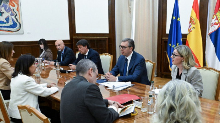 Vučić se sastao sa ministarkom odbrane Španije Margaritom Robles Fernandes