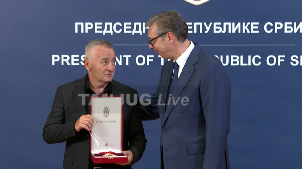Vučić uručio odlikovanje ocu posthumno odlikovanog starijeg vodnika Jovanovića: Srbija te, Milovane, neće zaboraviti