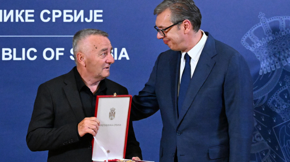 Vučić uručio odlikovanje ocu posthumno odlikovanog starijeg vodnika Jovanovića: Srbija te, Milovane, neće zaboraviti