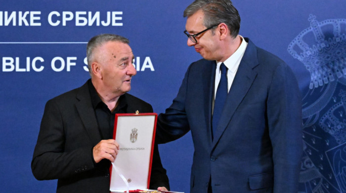 Vučić uručio odlikovanje ocu posthumno odlikovanog starijeg vodnika Jovanovića: Srbija te, Milovane, neće zaboraviti