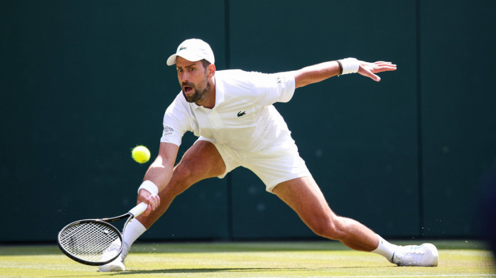 Novak Đoković igra za svoje novo četvrtfinale Vimbldona: Srbin ume sa Rusom