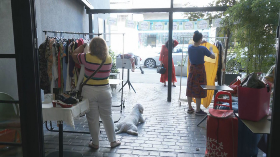 Bazar polovne robe na "Cirkularu": Mesto gde stare stvari dobijaju novi život