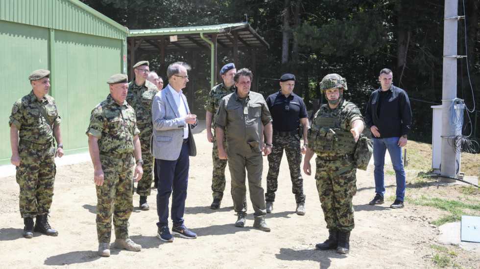 Macut, Gašić i Mojsilović obišli pripadnike Vojske Srbije u Kopnenoj zoni bezbednosti