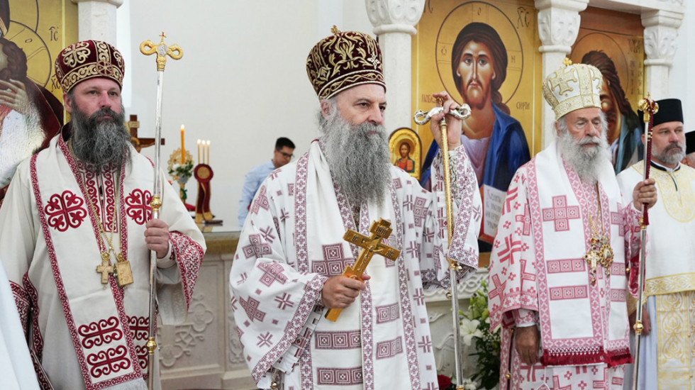Porfirije služio liturgiju na Petlovom brdu: Bog u nama raste kada smanjujemo ego