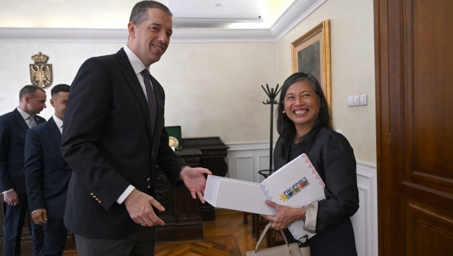 Đurić sa ambasadorkom Filipina o unapređenju saradnje Srbije sa regionom Jugoistočne Azije