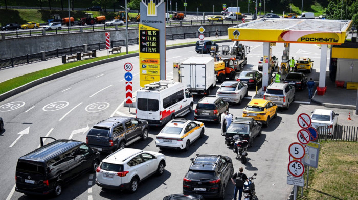 Gorivo postaje nova briga Rusa: Da li posledice rata konačno stižu do građana?