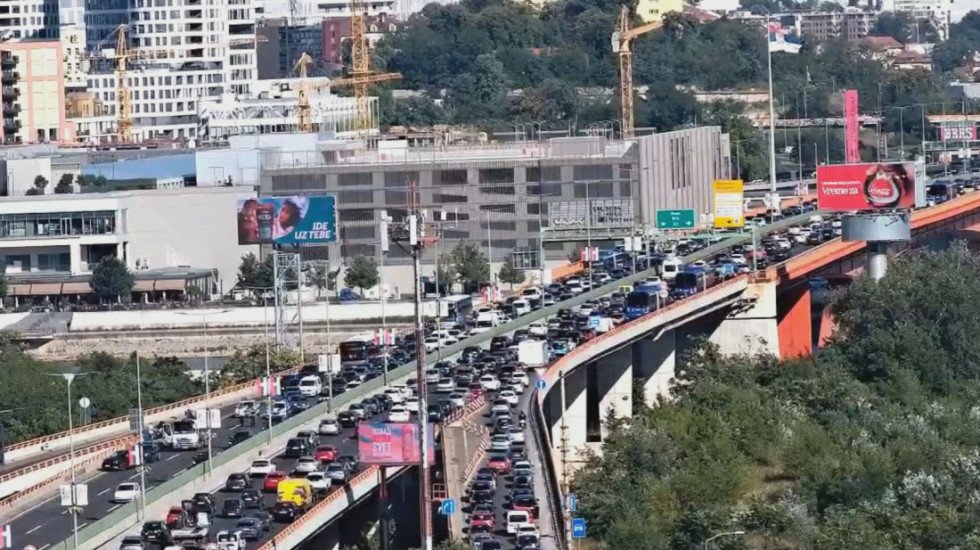 Saobraćajni kolaps na Gazeli: Velike kolone u smeru ka Novom Beogradu zbog sudara