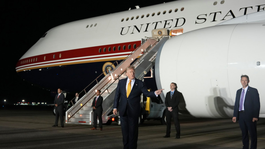 NYT: Tramp napustio Tursku starim avionom Air Force One iz bezbednosnih razloga