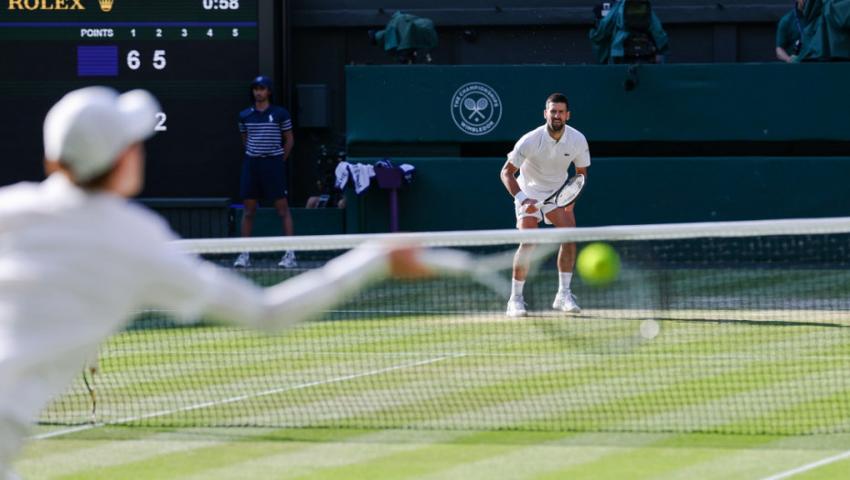 Novak Đoković i Janik Siner u klinču za finale Vimbldona: Spektakl u najavi