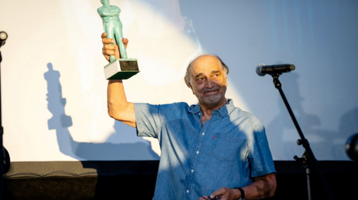 Glumcu Voji Brajoviću uručena nagrada "Ernest" Somborskog filmskog festivala