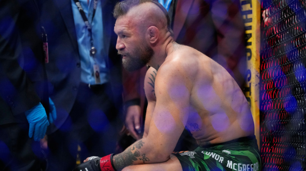 Baš loše vesti iz MMA sveta: Konor Mekgregor pokidao prednji ukršteni ligament