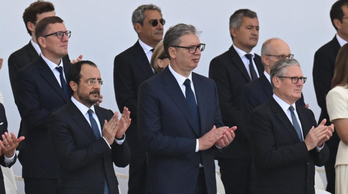 U Parizu počela vojna parada povodom Dana Francuske, predsednik Vučić prati iz prvog reda