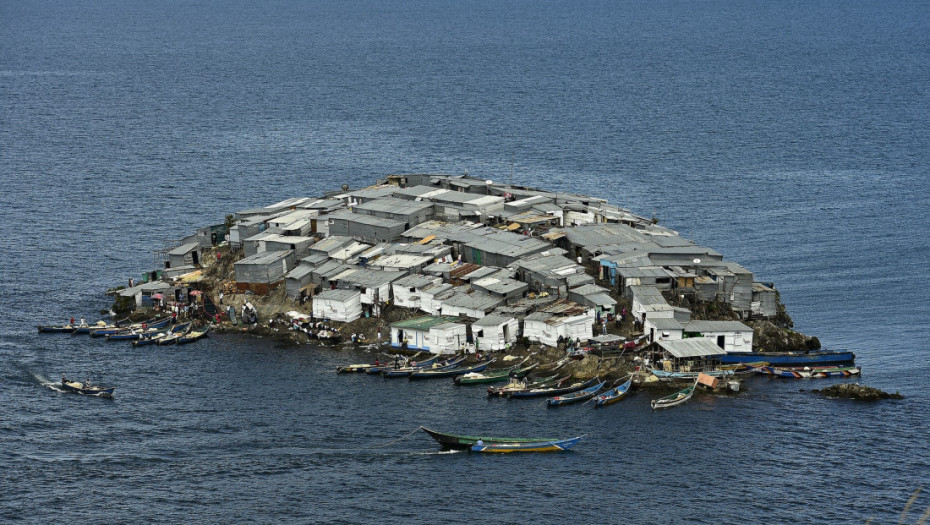Najgušće naseljena tačka na svetu: Na steni veličine polovine fudbalskog terena živi 2.000 ljudi, razlog je "belo zlato"