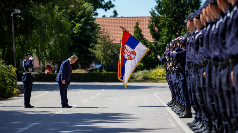 Dačić novoj generaciji policajaca: Budite nemilosrdni prema kriminalu, ali uz narod