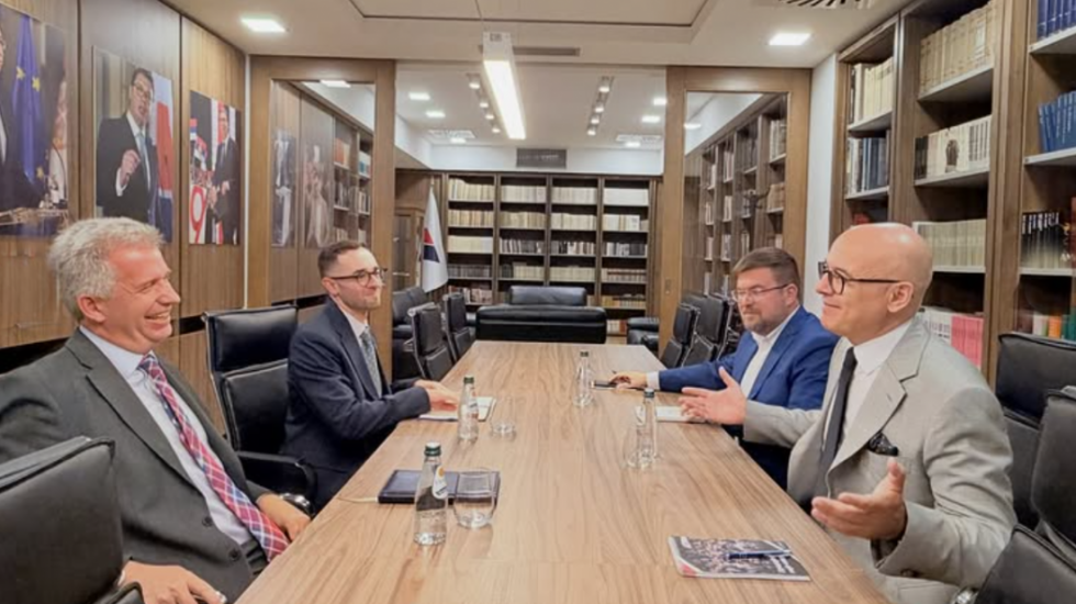Vučević sa britanskim ambasadorom u Srbiji razgovarao o bilateralnoj saradnji