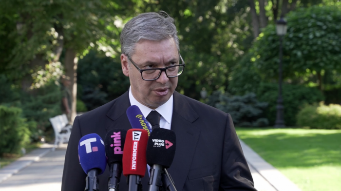 Vučić: Realnost drugačija od istraživanja CRTA-e, žele rušenje vlasti na ulici