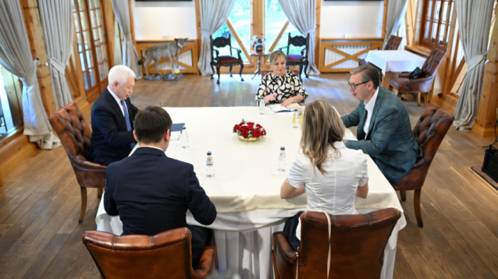 Vučić primio u oproštajnu posetu ambasadora Kazahstana Madija Atamkulova