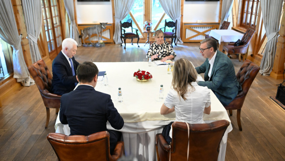 Vučić primio u oproštajnu posetu ambasadora Kazahstana Madija Atamkulova
