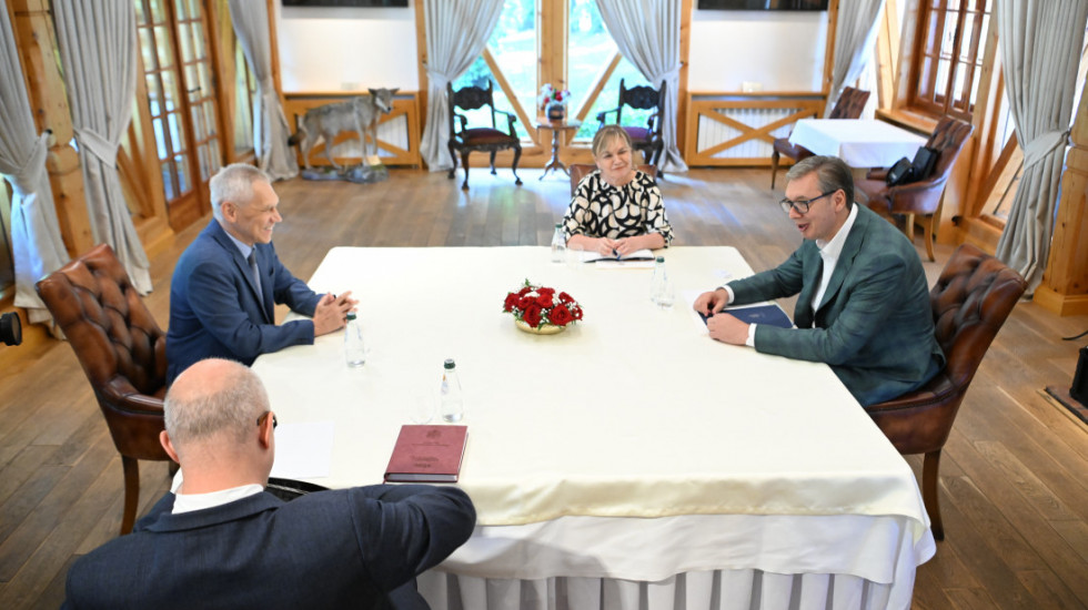 Vučić se sastao sa ambasadorom Rusije Aleksandrom Bocan-Harčenkom