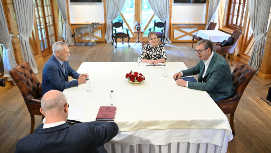 Vučić se sastao sa ambasadorom Rusije Aleksandrom Bocan-Harčenkom