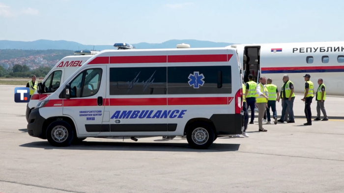 Avion sa troje povređenih u nesreći u Crnoj Gori sleteo na aerodrom u Nišu