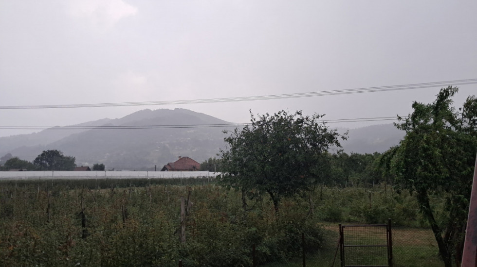 Jako nevreme pogodilo Arilje: Dejstvovala i protivgradna odbrana (FOTO)