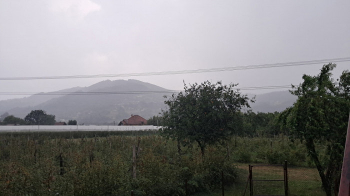 Jako nevreme pogodilo Arilje: Dejstvovala i protivgradna odbrana (FOTO)