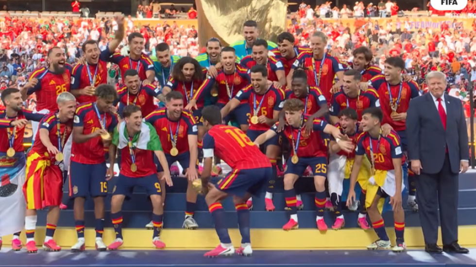 Tramp ipak ostao na pozornici uz nove šampione sveta: Ni Infantino nije mogao da ga spreči (VIDEO)