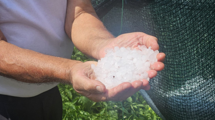 Snažno nevreme sa gradom pogodilo Prijepolje: Video-snimci pokazuju razmere nepogode