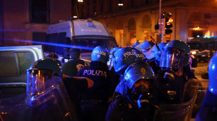 Sukobi u Bolonji posle smrti muškarca tokom policijske intervencije, 11 povređenih