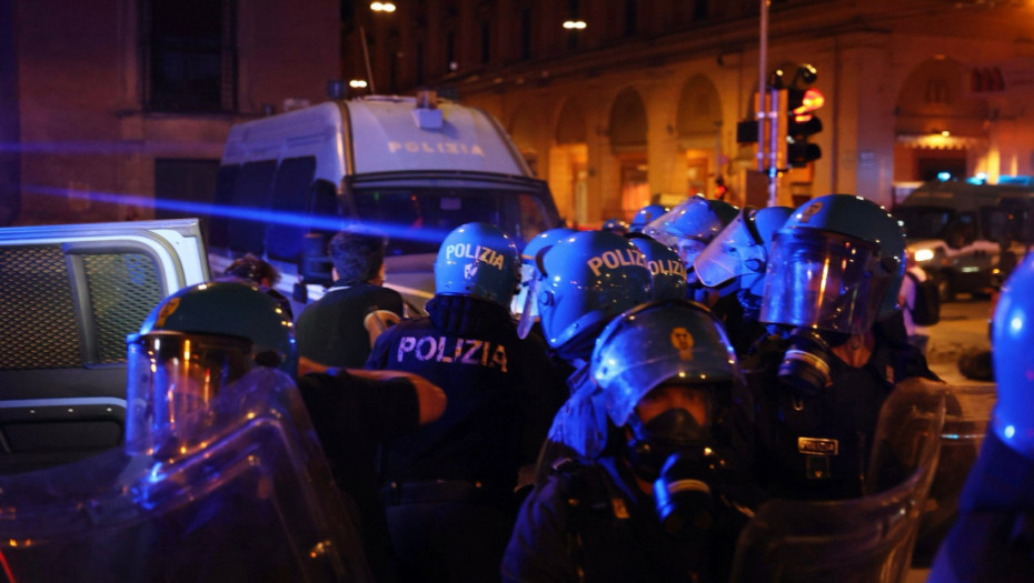 Sukobi u Bolonji posle smrti muškarca tokom policijske intervencije, 11 povređenih