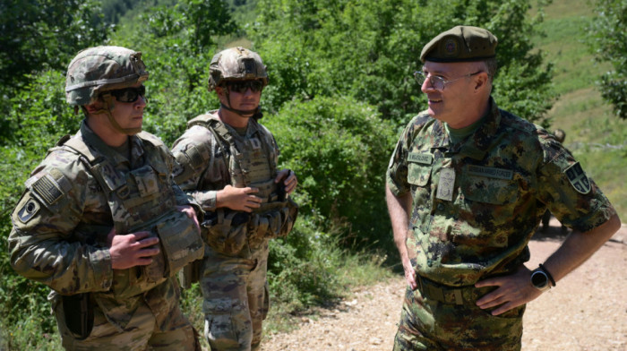 Mojsilović obišao snage Vojske Srbije u Kopnenoj zoni bezbednosti: Zadovoljan saradnjom sa Kforom